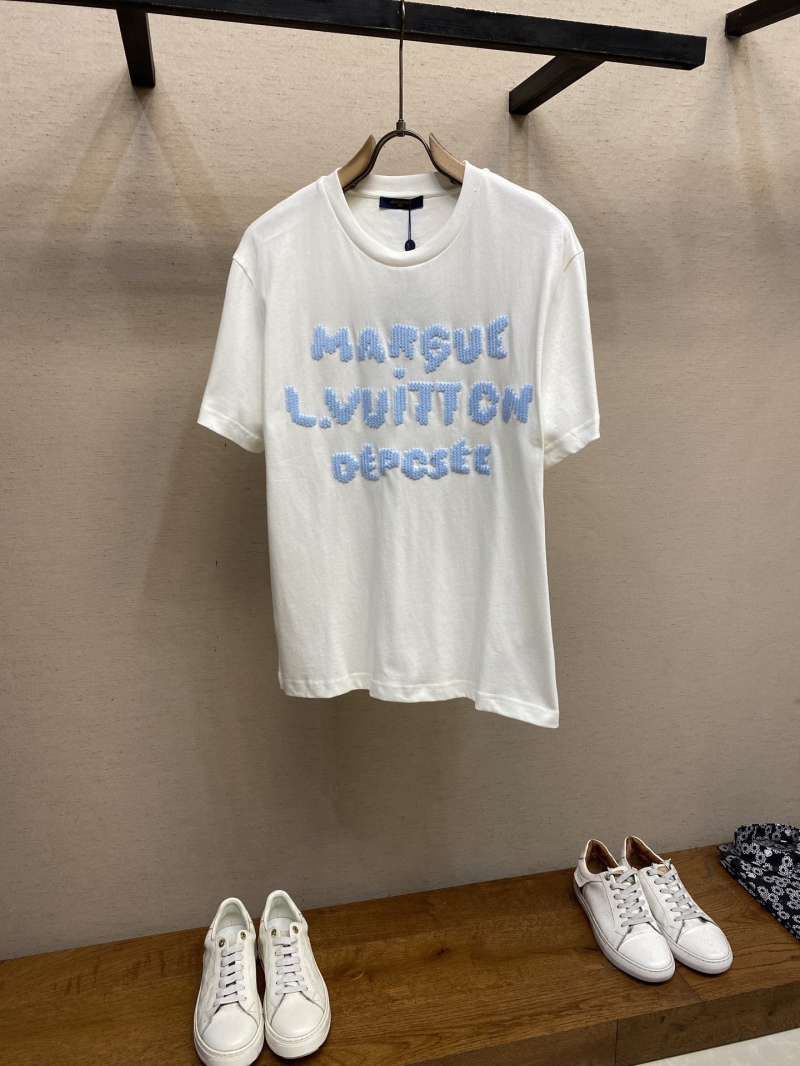 l0vis Vvtt0n shirt